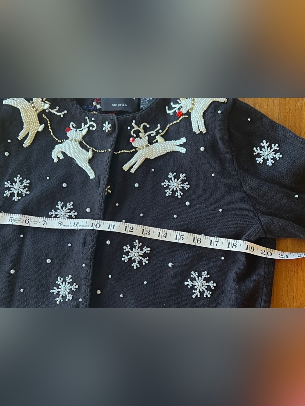 Vintage Michael Simon Beaded Christmas Cardigan Reindeer and Santa Womens M - Picture 8 of 9